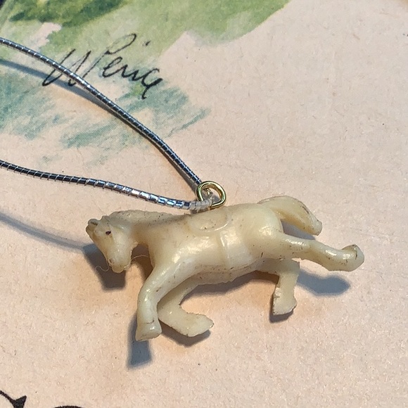 VINTAGE 1940’s CRACKER JACK CELLULOID CHARM PRIZES, SET of 5, 4 dogs, 1 horse - Picture 14 of 16